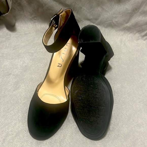 Black velvet heel with buckle strap, barely worn! - Picture 6 of 6